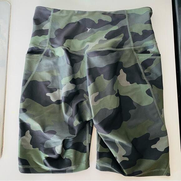OLD NAVY Olive Green Black Camo Print High Rise Waisted Biker Shorts 8" Inseam M - Picture 11 of 12